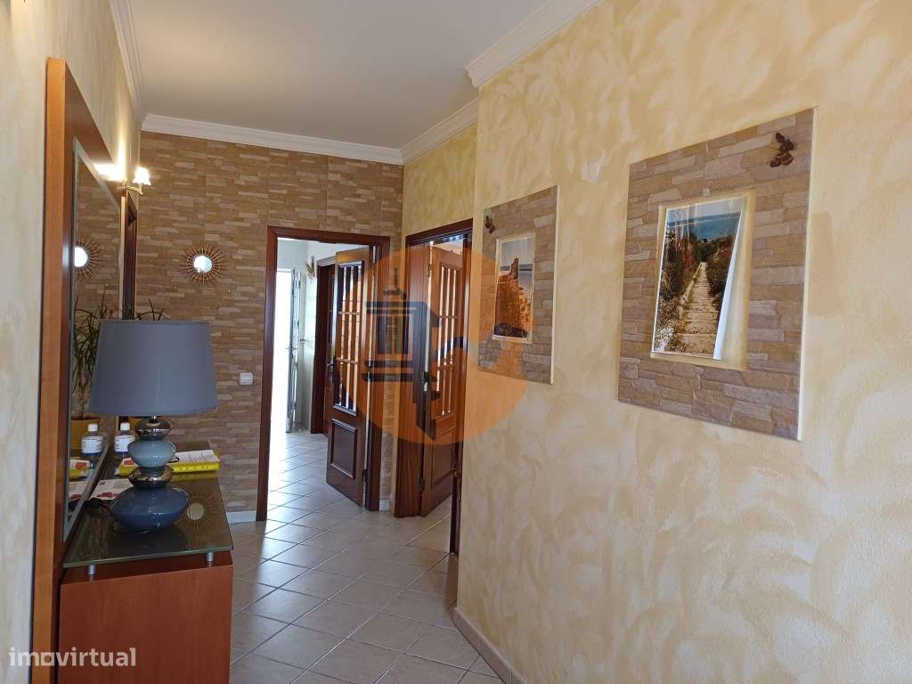 Moradia Mobilada de 2 Pisos com Quintal, BBQ e Deslumbrantes Vistas... - Grande imagem: 5/29