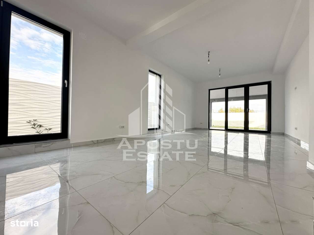 Duplex cu 5 camere, despartit prin camera tehnica, finalizat la asfalt - Imagine principală: 4/20