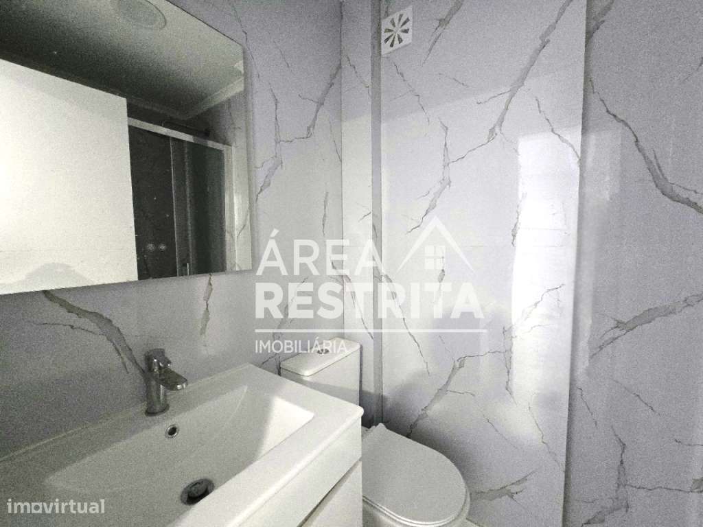 APARTAMENTO T2 TOTALMENTE REMODELADO EM BENFICA – LISBOA-12