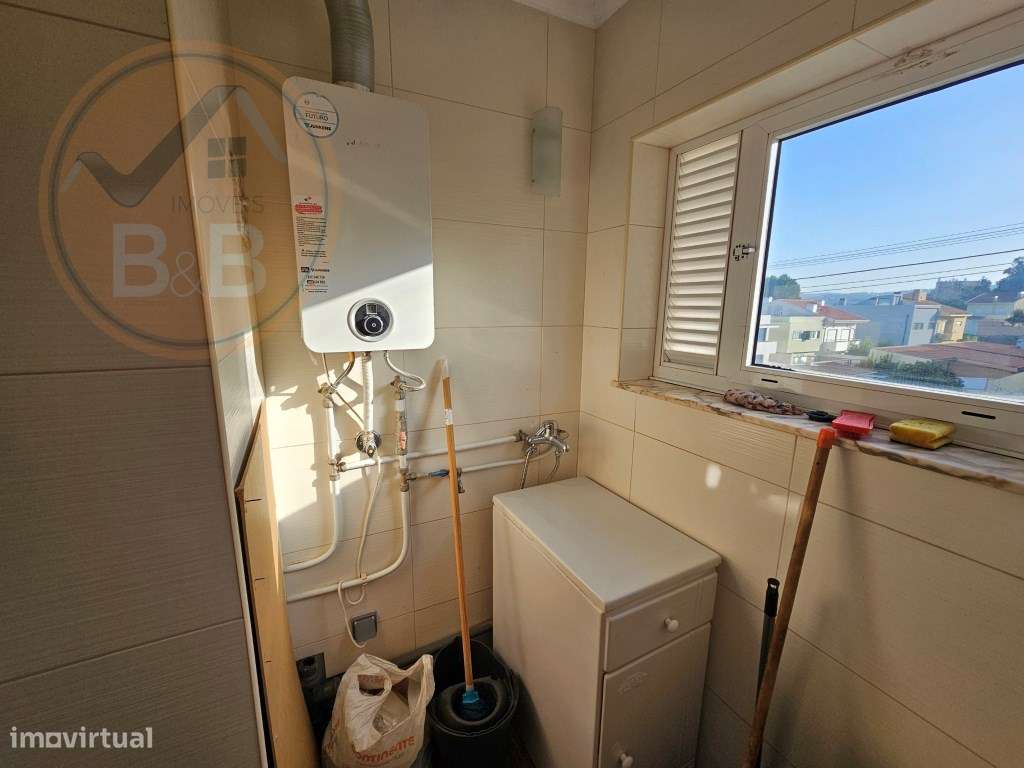 Apartamento T3 com garagem em Valbom-19