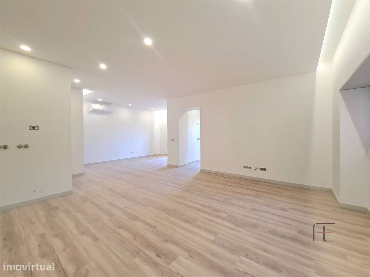 Andar Moradia T3 com Terraço, pronto habitar, centro Espinho - Grande imagem: 3/25