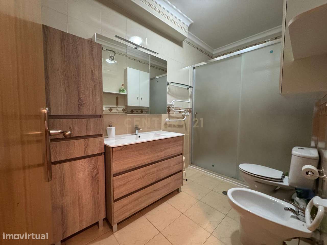 Apartamento T2 como Novo na Nazare-12