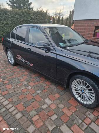 BMW Seria 3 318d Sport Line - 6