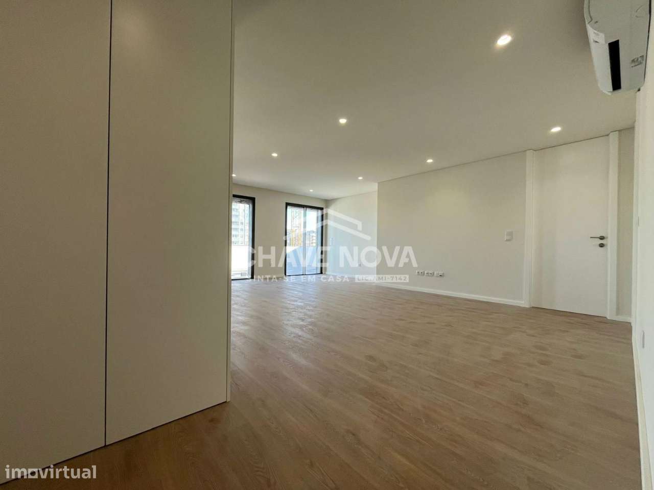 Apartamento T3 Novo Último Piso c/ Garagem Box em Coimbrões-9