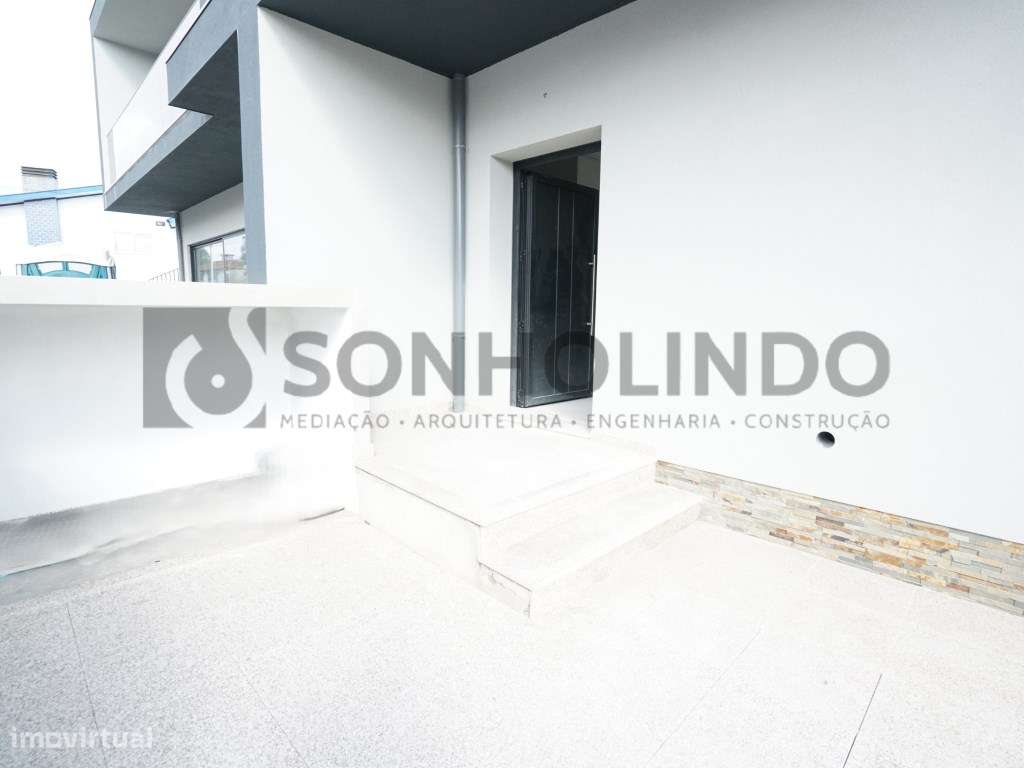 Moradia T3 Nova com escritório, no centro da cidade em fase final d...-7
