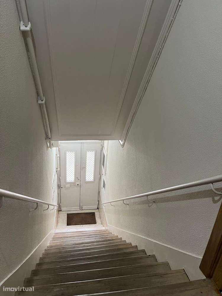 Prédio  na Praça do Bocage    Setúbal - Grande imagem: 4/27