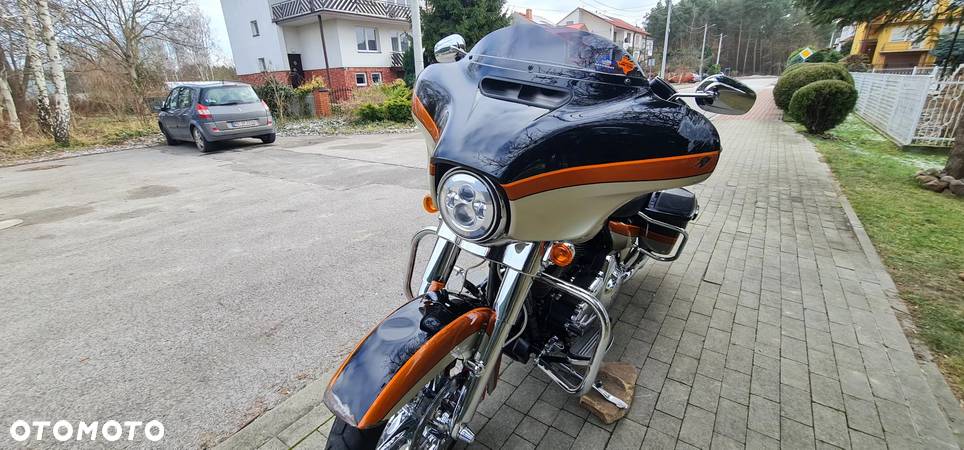 Harley-Davidson Touring Street Glide - 14