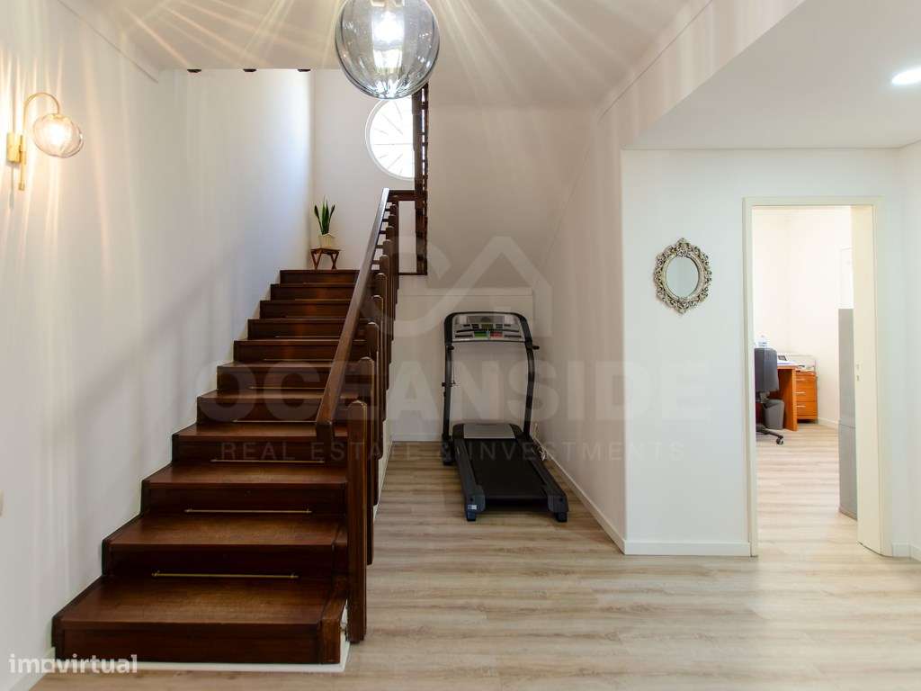 Moradia T6+1 renovada em Benavente-25
