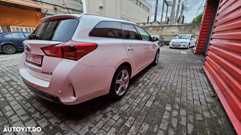 Toyota Auris 1.8 Hybrid Executive - 10