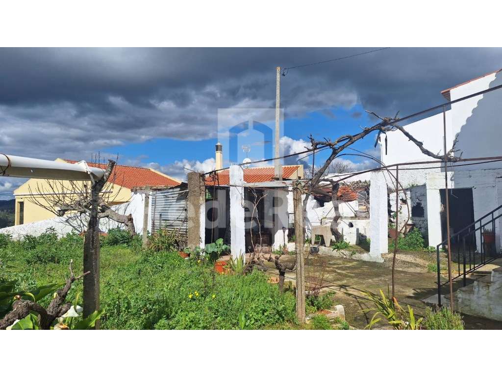 Moradia T2 tipica Algarvia com vista campo-16