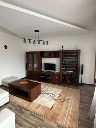 Vanzare apartament 4 camere etaj 1 plus garsoniera vila Gara de Nord-0