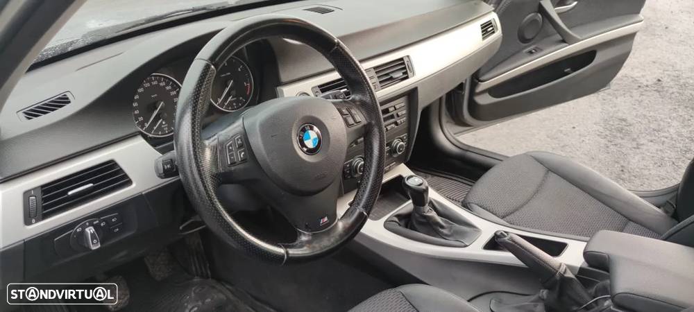 BMW 318 d Touring - 19