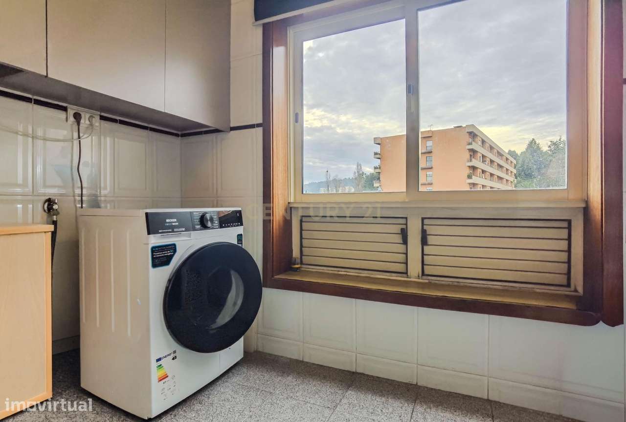 Apartamento T2 com Varanda, Garagem e Piscina | Valongo-16