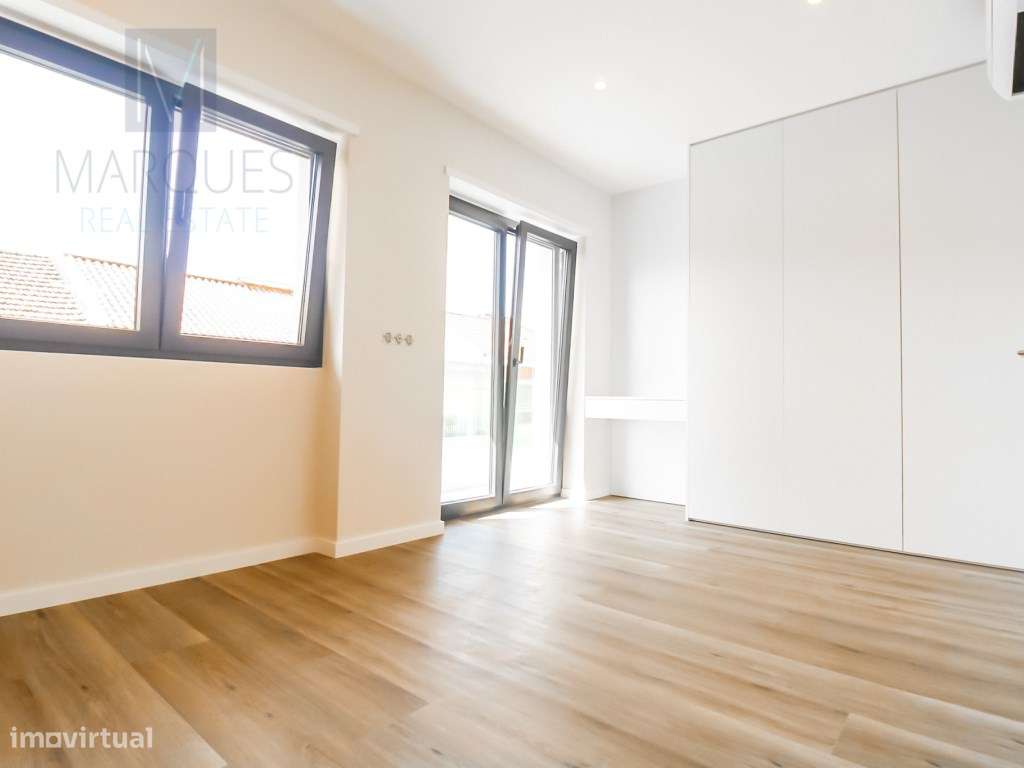 Apartamento T4 com 3 Suites em Almada-28