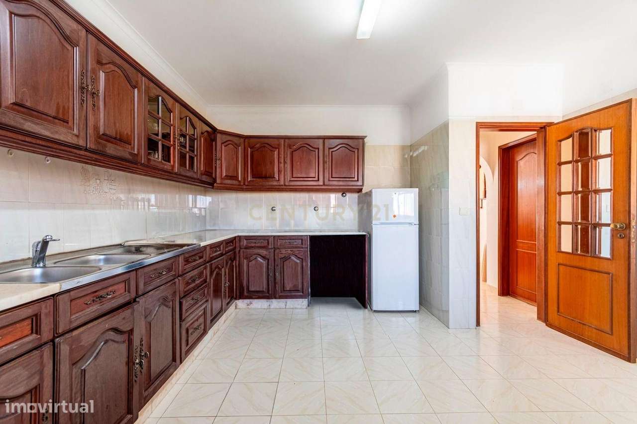 Moradia T3 em São Pedro do Estoril - Mobilado ou Não. - Grande imagem: 4/32