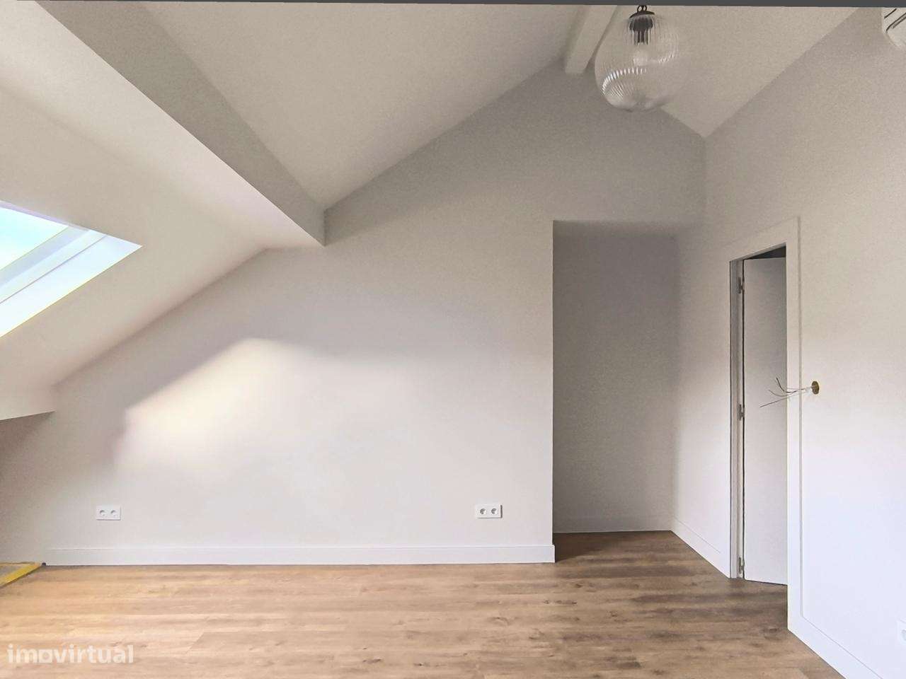 T2 Renovado com Varanda e Vista Castelo, Príncipe Real, Lisboa-15