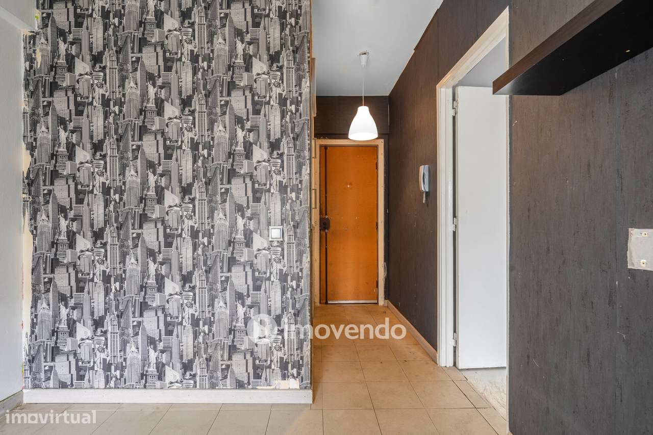 Apartamento T1 para renovação, junto da Praia de Paço de Arcos-10