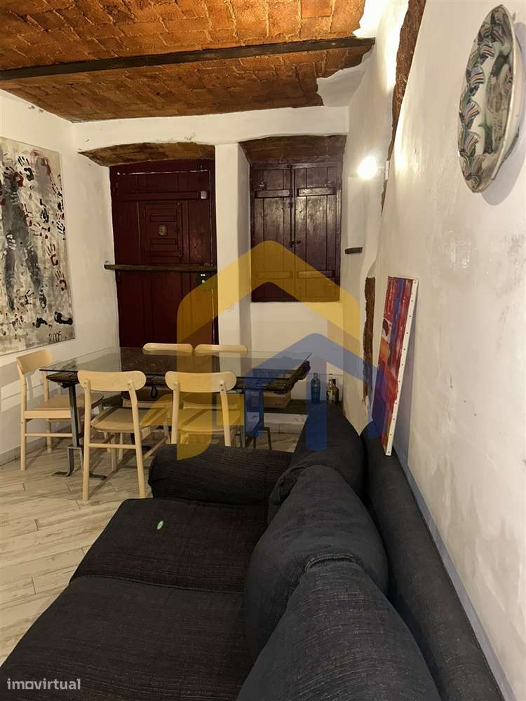 🏡 Moradia Térrea em Banda T2 no Centro de Estremoz-38