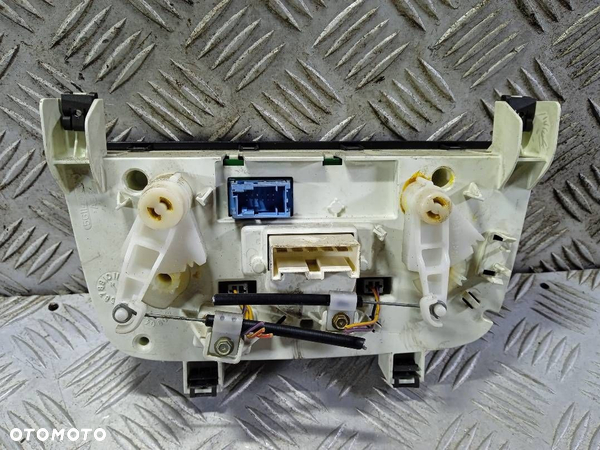 PANEL NAWIEWU KLIMATYZACJI FIAT GRANDE PUNTO - 2