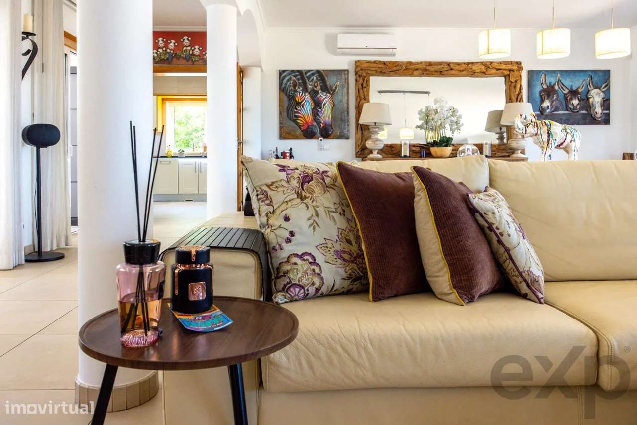 Moradia Familiar T3+1 com Piscina, Entre Lagos e Praia da Luz-12