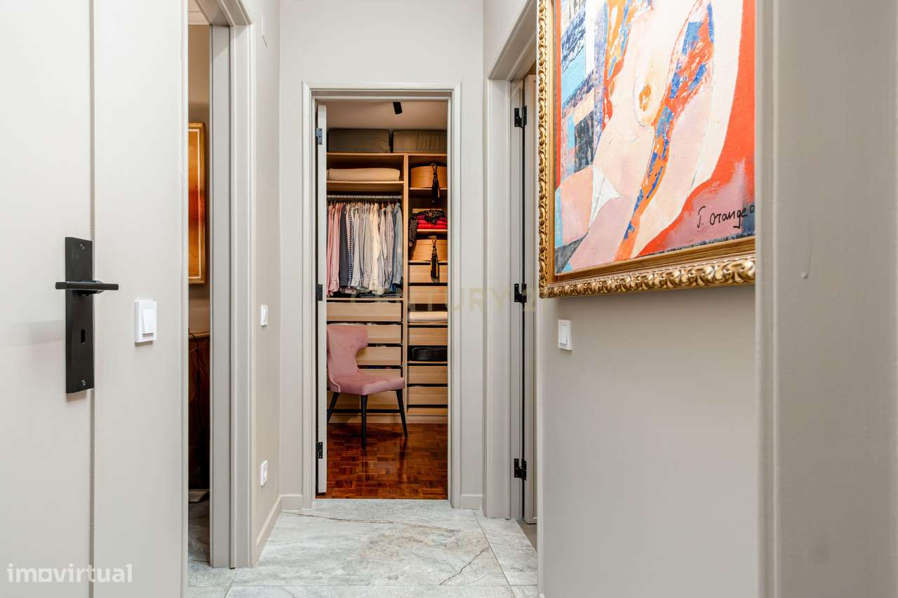 Apartamento de Excelência com Vista Parque – Localização Premium no Ce-21