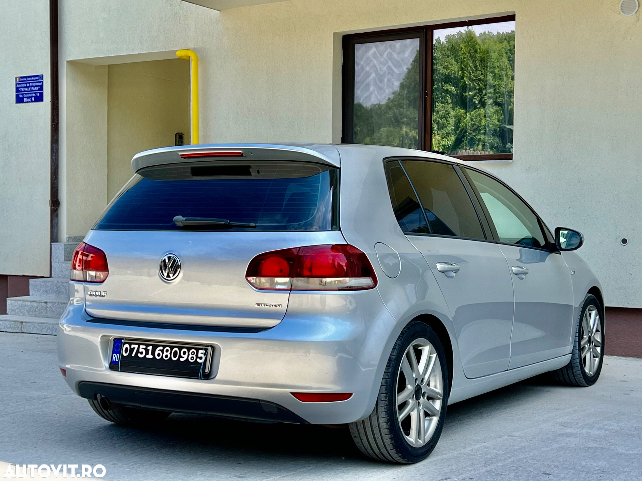 Volkswagen Golf 1.6 TDI DPF BlueMotion Technology Trendline - 10