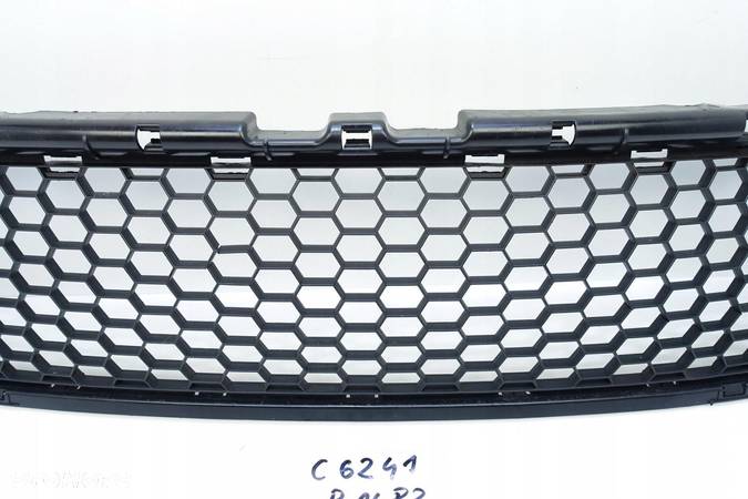 ATRAPA GRILL ZDERZAKA DACIA SANDERO 2008- - 3