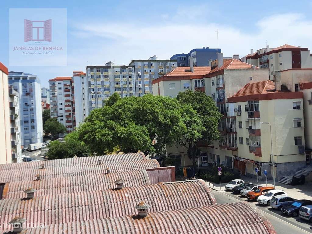 Vende-se T1- Amadora Junto a estação de Comboio e Metro da Reboleira-11