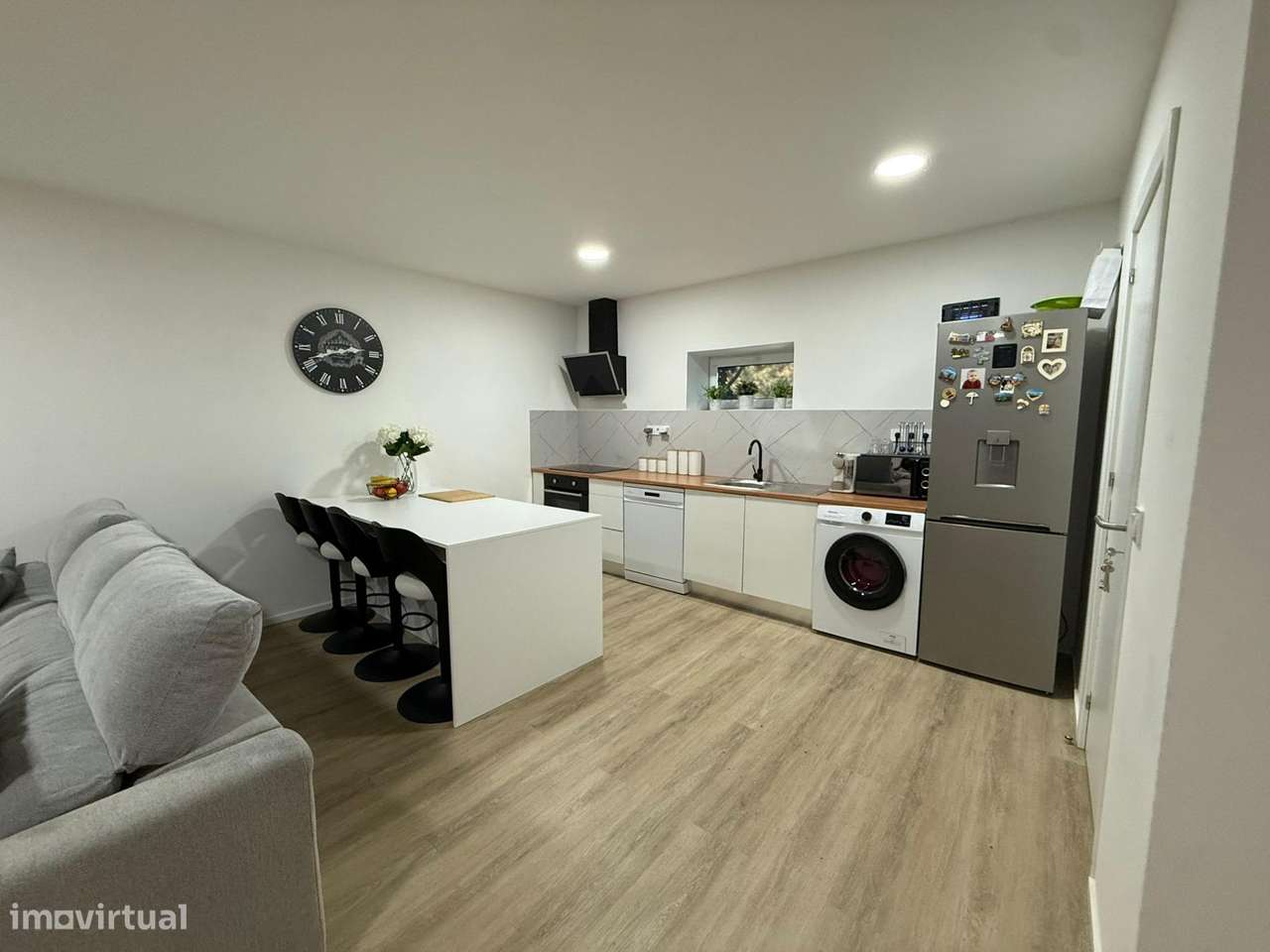 Moradia geminada Bi-Familiar T3 + T1 — Dois espaços...-23