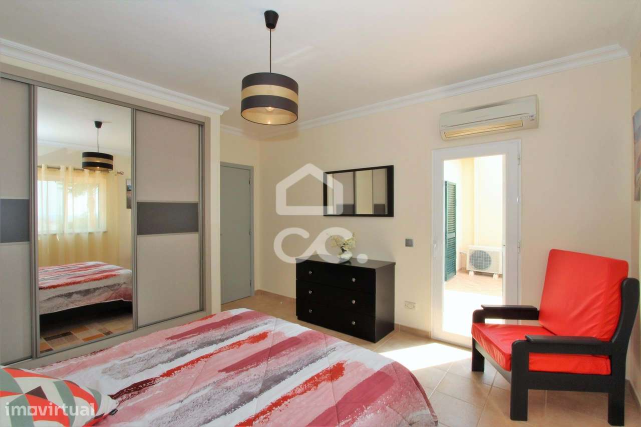 Venda com reserva de usufruto vitalício - Moradia T3 com piscina em Ar-28