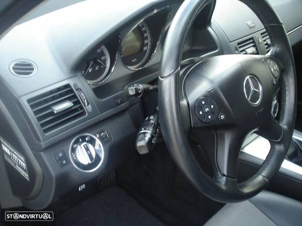 Mercedes-Benz 250 - 6