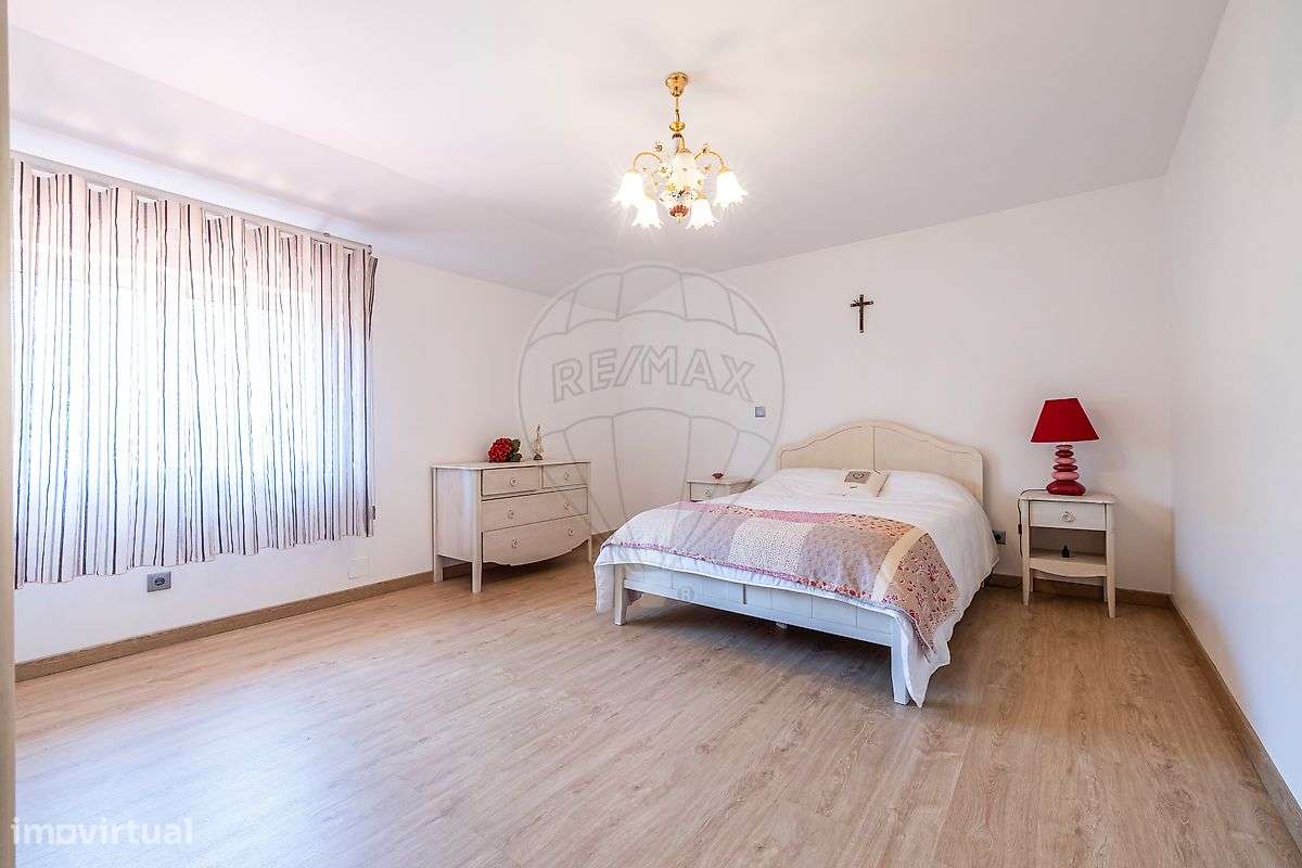 Moradia T4 para venda-25