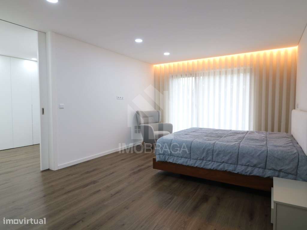 Venda Moradia Geminada T3, em Esporões, Braga-11