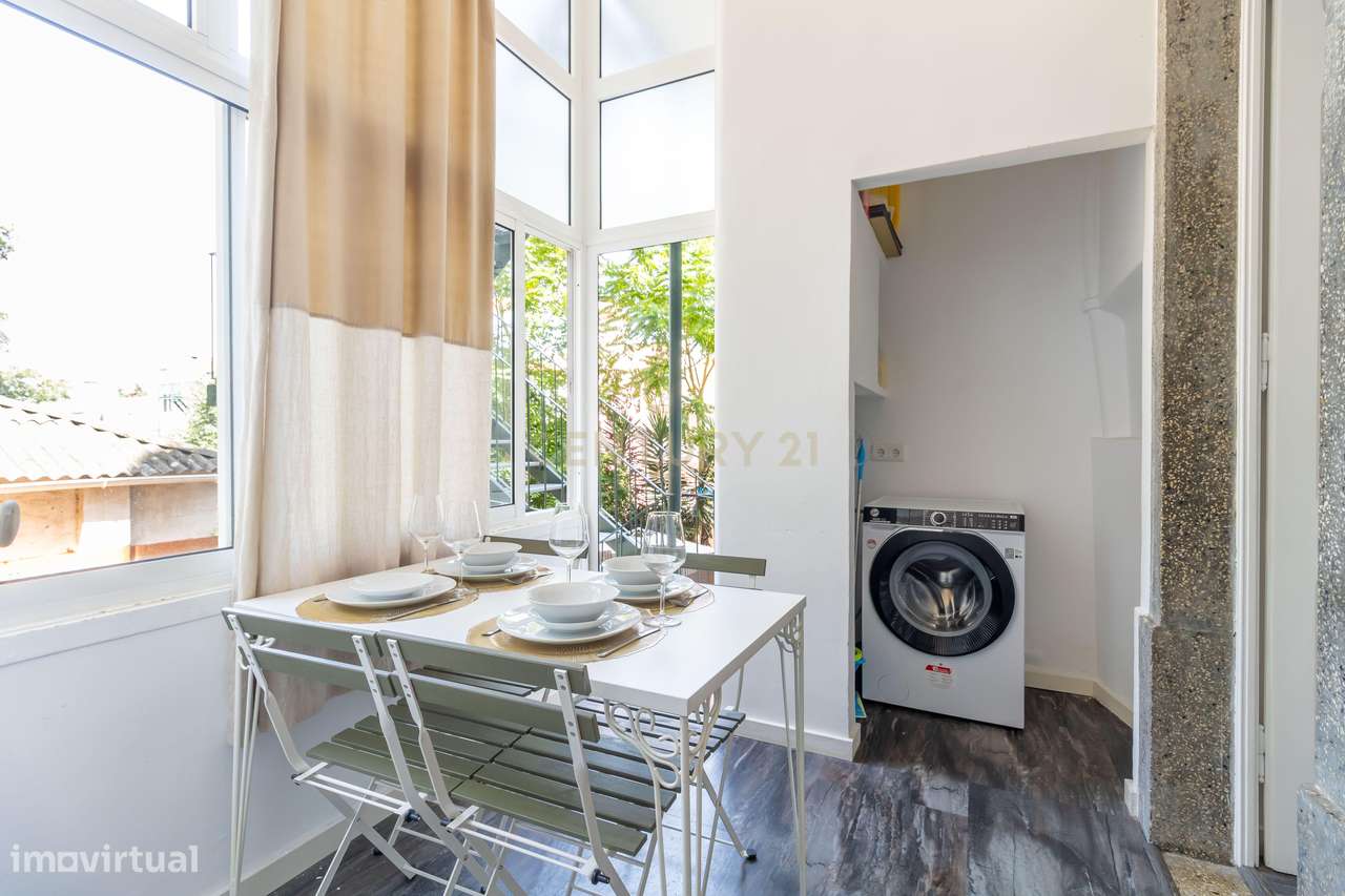 T2 Remodelado com Charme e Vibe Cosmopolita em Sapadores / Graça-10