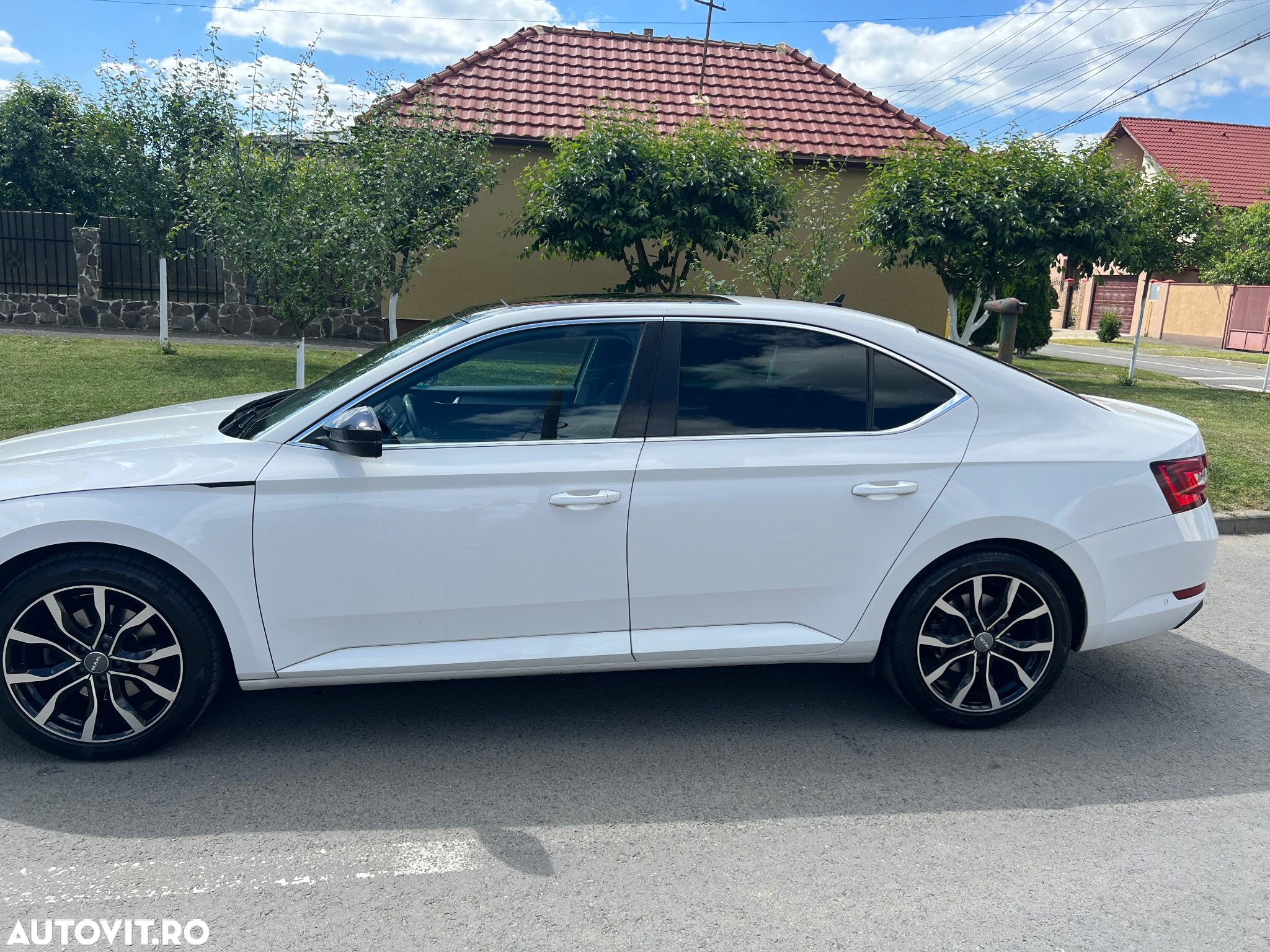 Skoda Superb 1.6 TDI DSG Style - 4