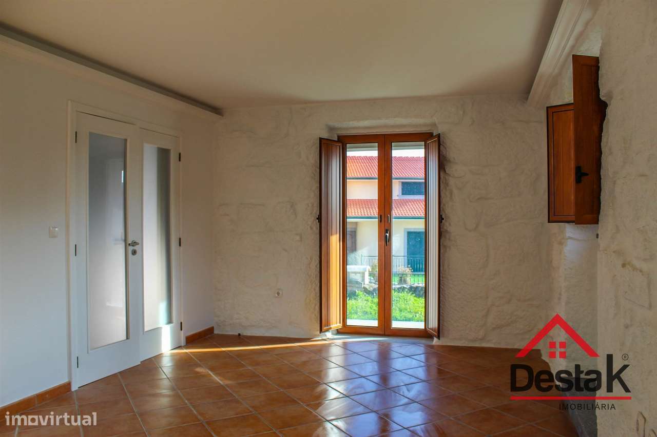 Moradia V3 em pedra situada em Viseu - Grande imagem: 4/36
