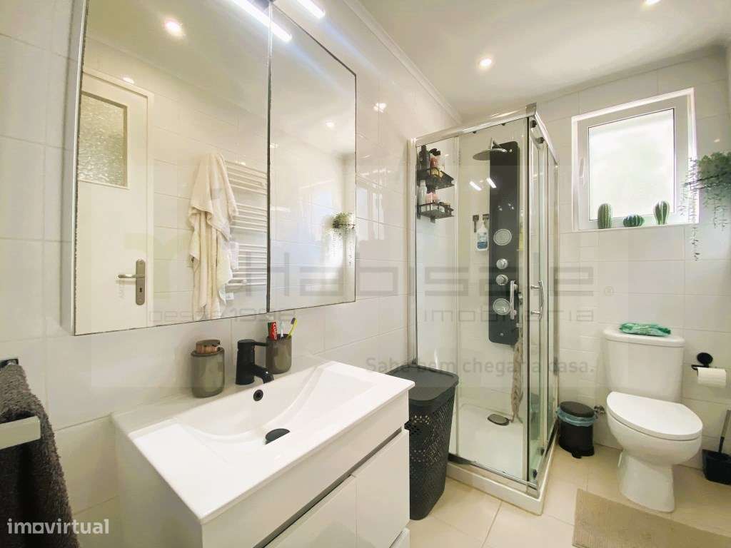 Apartamento T2 Varanda e Vista para Jardim-14