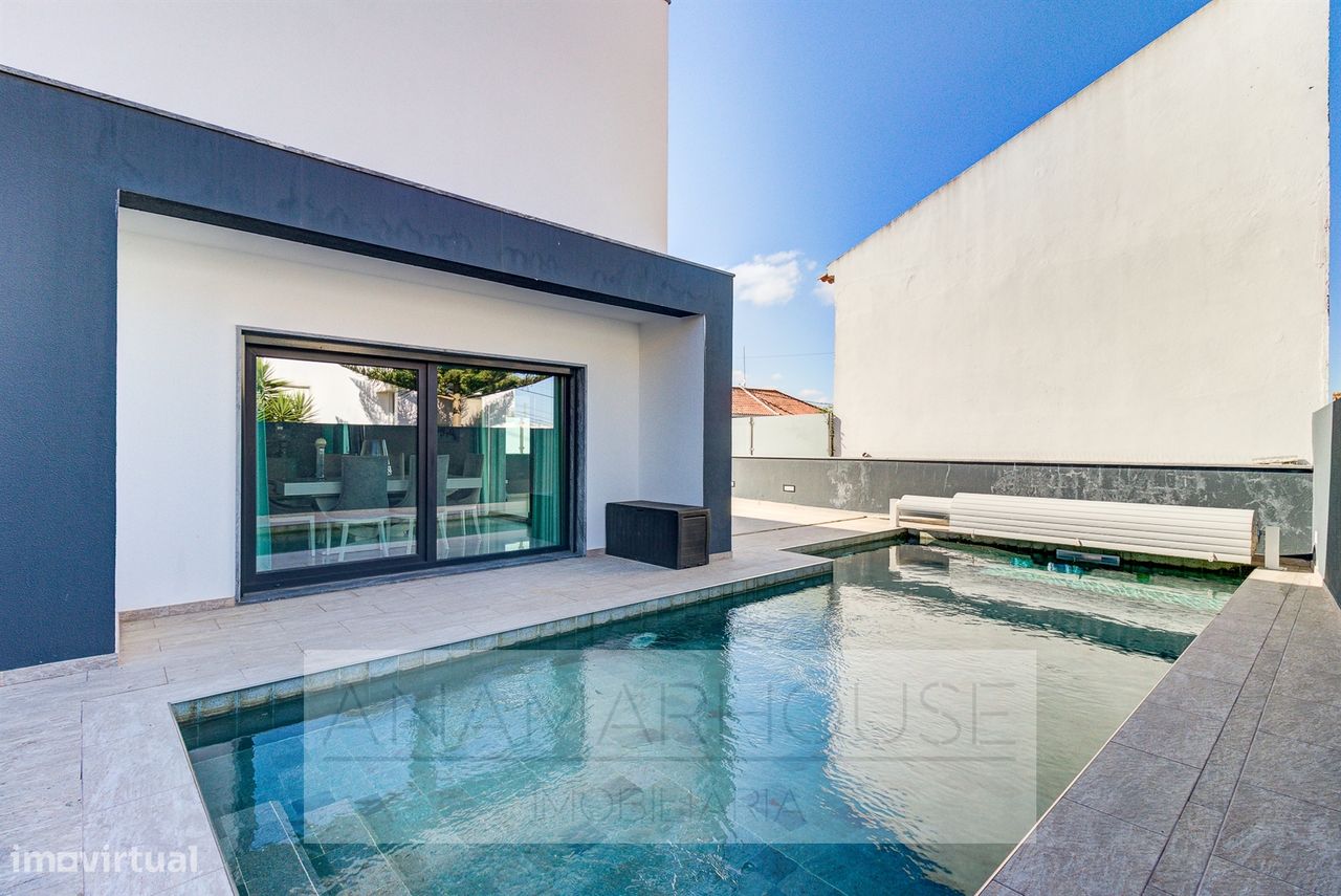 Moradia de arquitetura moderna T4 com piscina,Belas,Queluz,Sintra