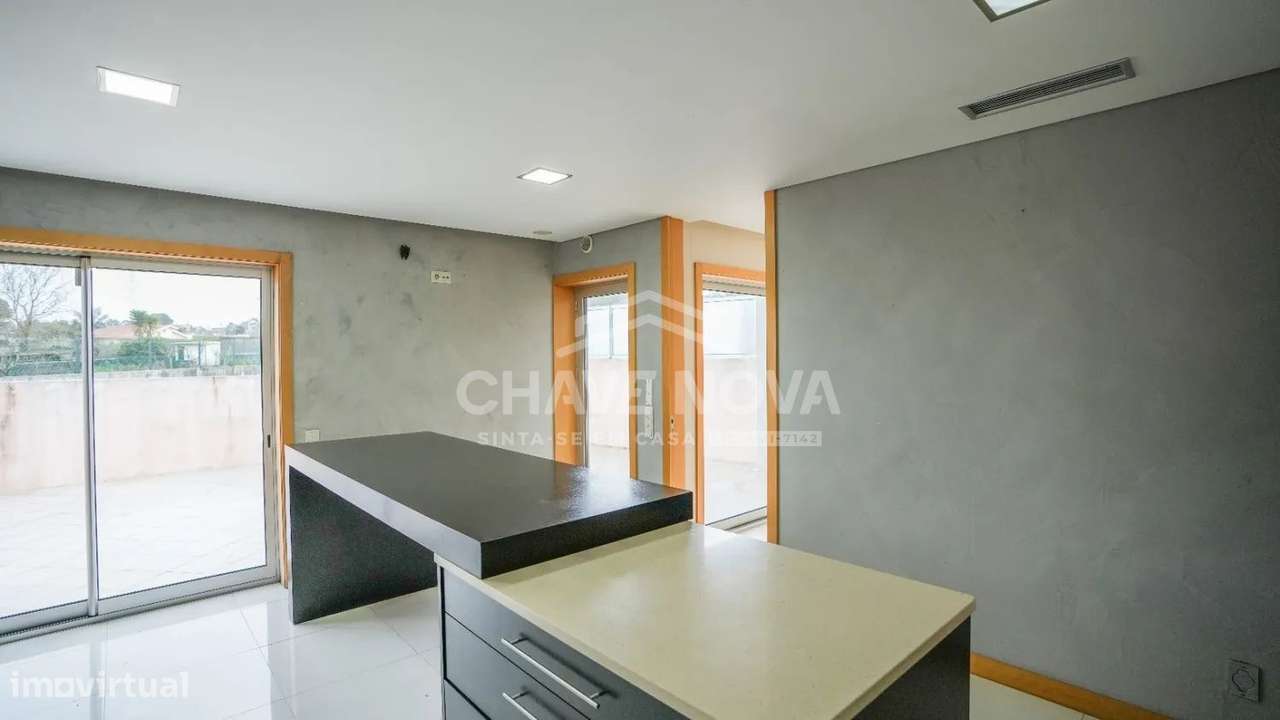 Moradia Geminada V4, situada em Pedroso,Carvalhos Vila Nova de Gaia.-7