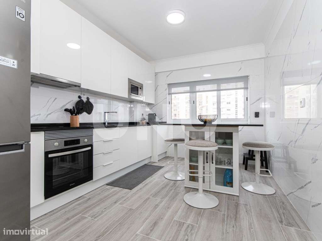 Apartamento T3 totalmente remodelado no Carregado!-6