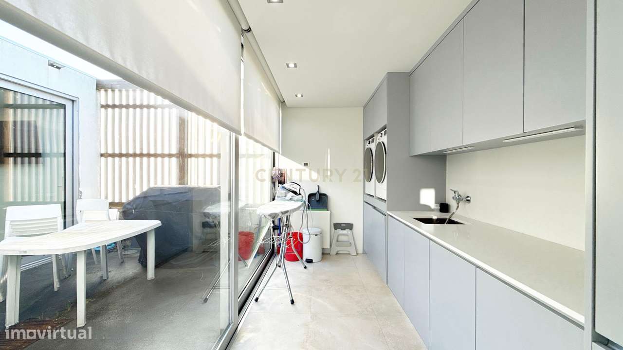 Moradia Térrea de Luxo com Piscina Aquecida e Jacuzzi a 2 km da Praia-27