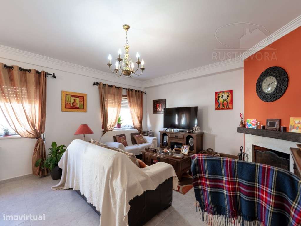 Apartamento T3 na Horta das Figueiras - Grande imagem: 2/25