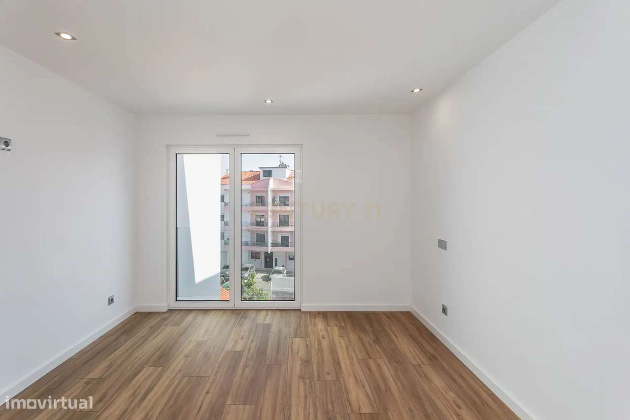 Sintra - Algueirão, apartamento T2 com garagem a estrear-15