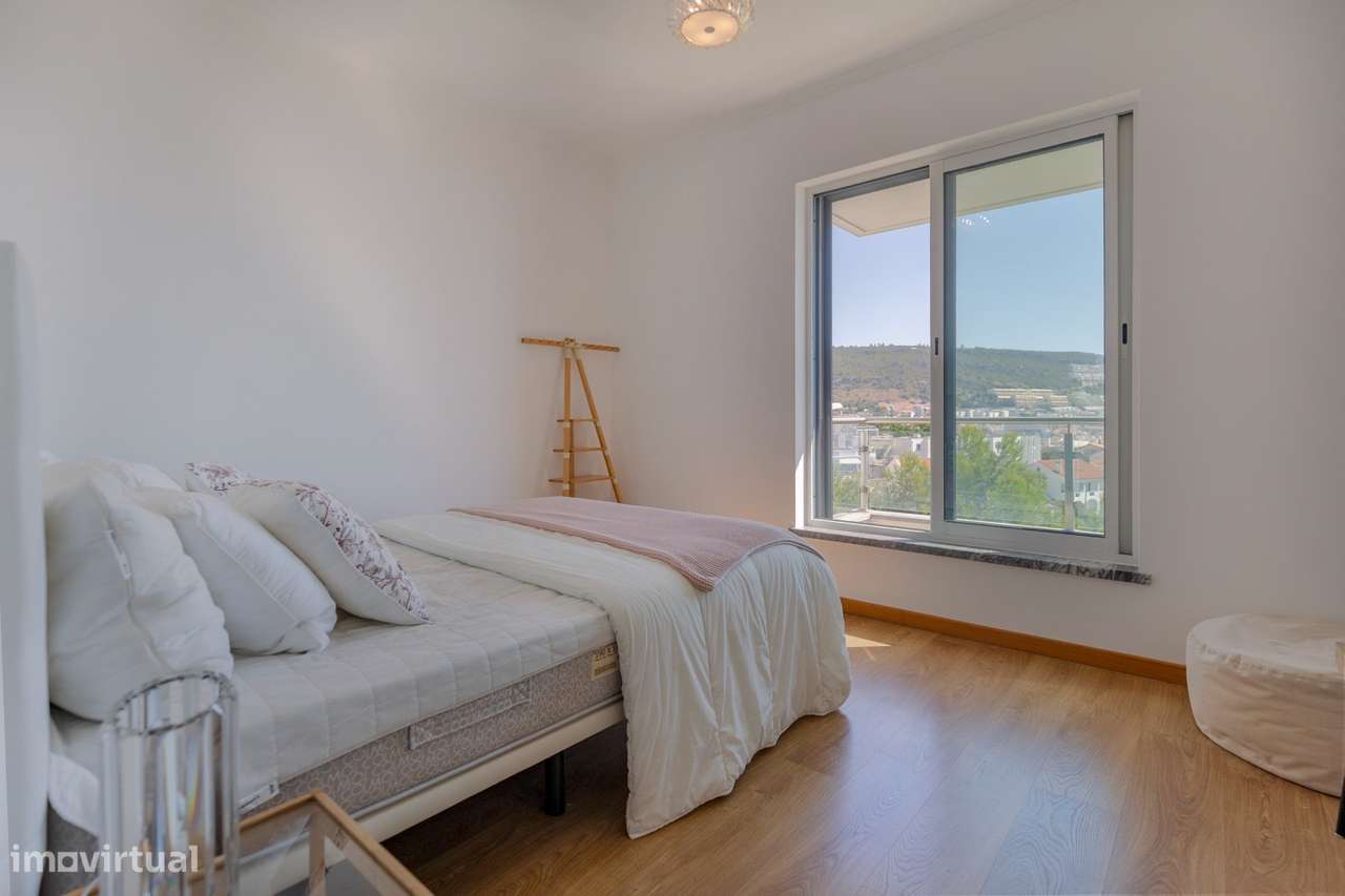 Moradia T3 piscina terraço vista mar e vila de Sesimbra-16