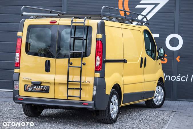 Opel Vivaro - 10