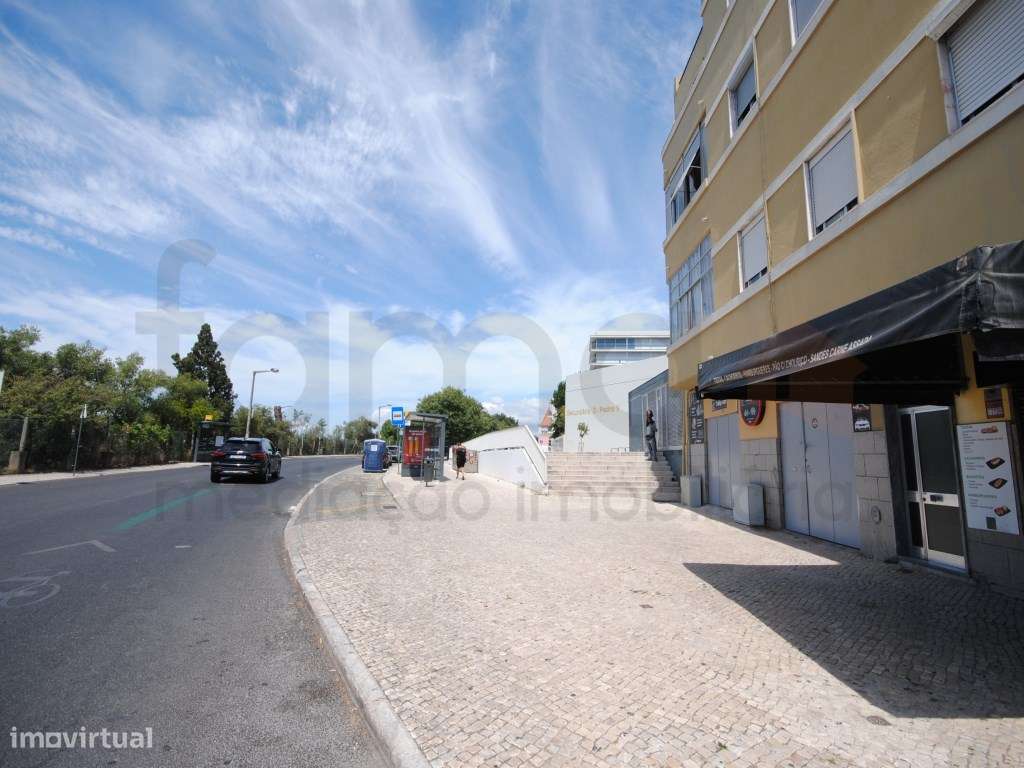 Apartamento T0+1 totalmente reabilitado Sete Rios / Avenidas Novas-35