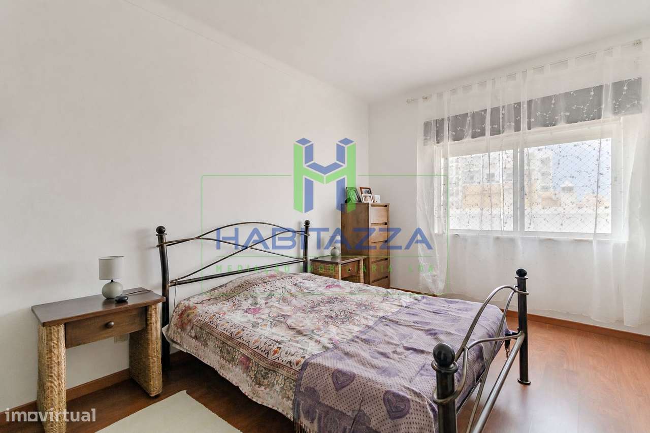 Apartamento T2 com vistas desafogadas em Lagos-16