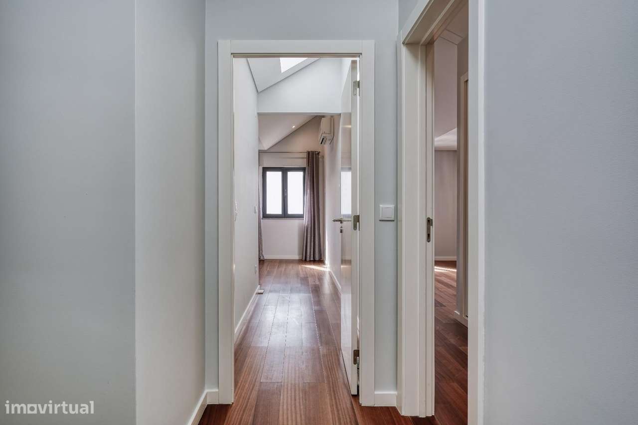 Apartamento de Luxo no Coração de Cascais | Rooftop com Vista Mar-17