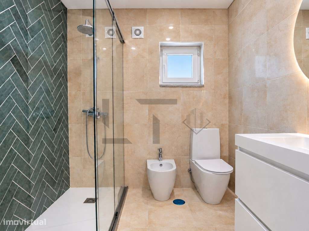 Quinta com 2 Moradias, 2 Campos de Ténis e Piscina, para Venda em P...-34