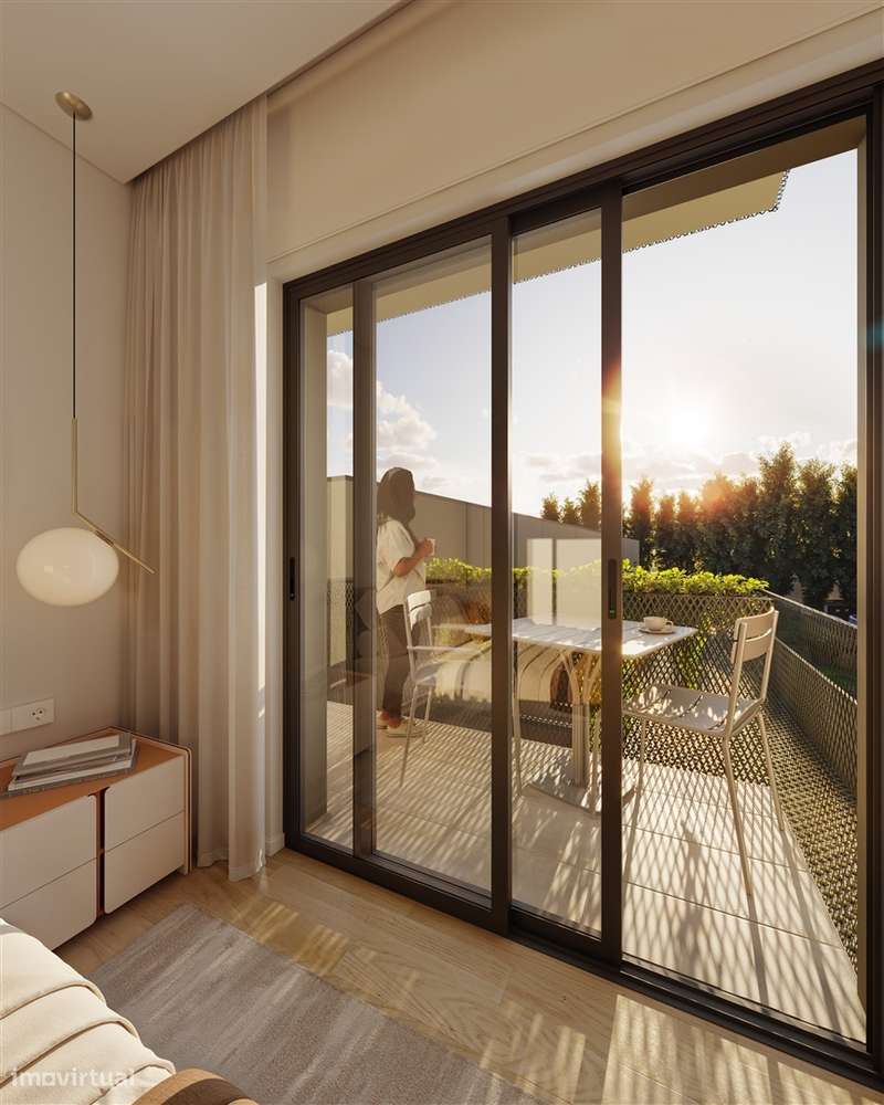 Apartamento T1+1, com terraço, Valadares-0